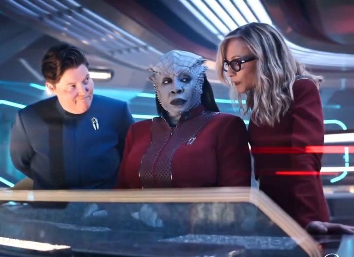 I think there's a simple reason why some people are complaining so much about Lura's weight and genetics

The Jem'hadar complexion being very pale means they don't get to complain about her being a Black woman in a position of power
#StarFleetAcademy