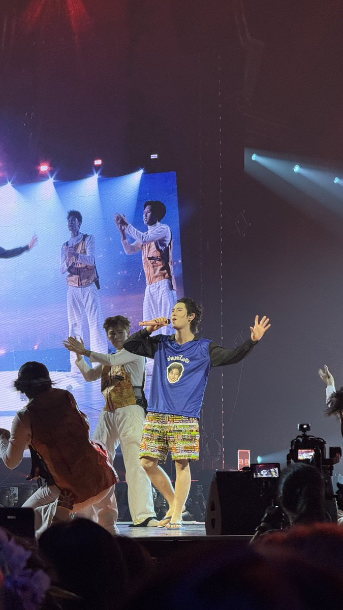 phueakaroimai's tweet image. ใช่ค่ะทุกคนไม่ใช่วันซ้อมคอน 5555 เฟิ้ดดดด
KNP TFO CONCERT
#เขมจิราที่อิมแพค 
#KhemjiraConcertDay1
#KhemjiraTheGoldenTimeConcert