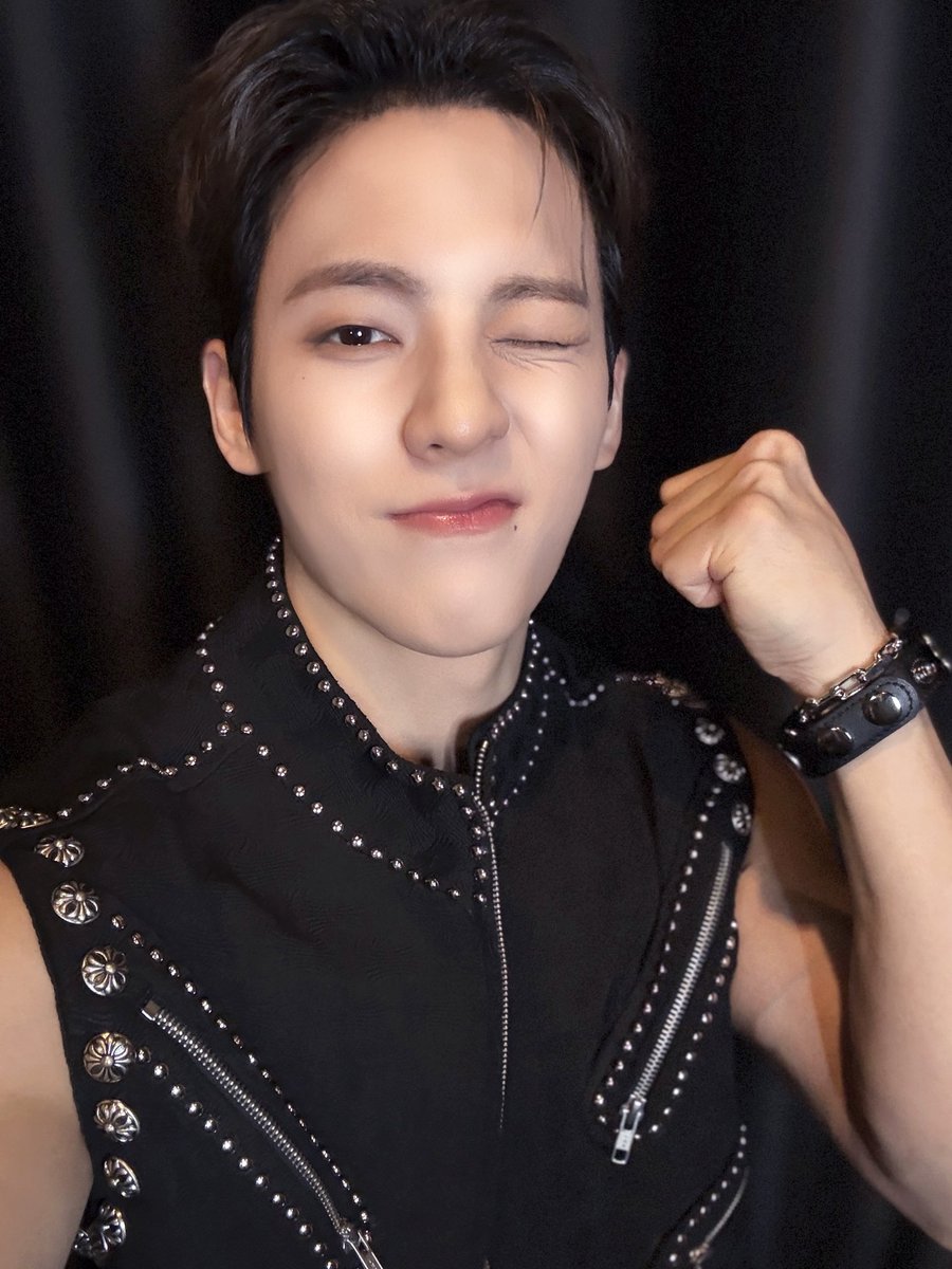 BTOBCOMPANY's tweet image. [📂]

📂 B:CHIVE
└📁 260117 LEE MINHYUK (HUTA) CONCERT &amp;lt;𝐇𝐎𝐎𝐊 - 𝐖𝐇𝐎 : 𝐊𝐈𝐍𝐆&amp;gt; IN BANGKOK

아쉬워 아쉬워 우리 다시 시작하자😥
민혁이와 멜로디의 시너지를 느낀 오늘!
오늘이 서로에게 행복한 기억으로 남았길 ദ്ദി ˉ͈̀꒳ˉ͈́ )✧

#비투비 #BTOB
#HOOK #WHO_KING
#이민혁 #LEEMINHYUK…