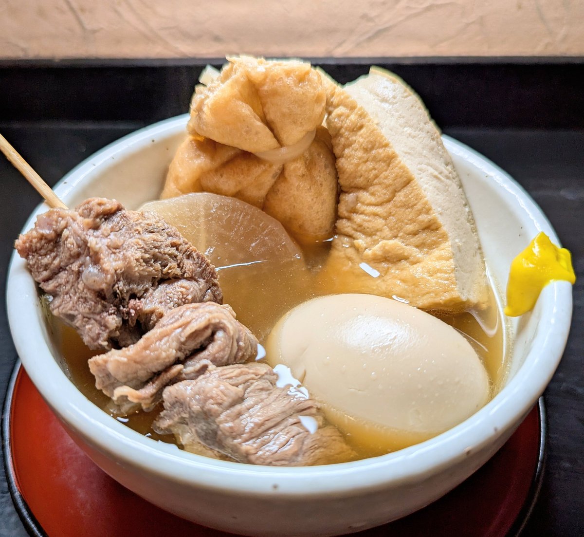 ビン太です。
稲荷町のなかよしでは、冬の大人気商品
秘伝昆布出汁のおでん盛り合わせ
はじまってます！
かなり自信の、一品。ぜひたべてねー
#近江ちゃんぽん
#稲荷町居酒屋