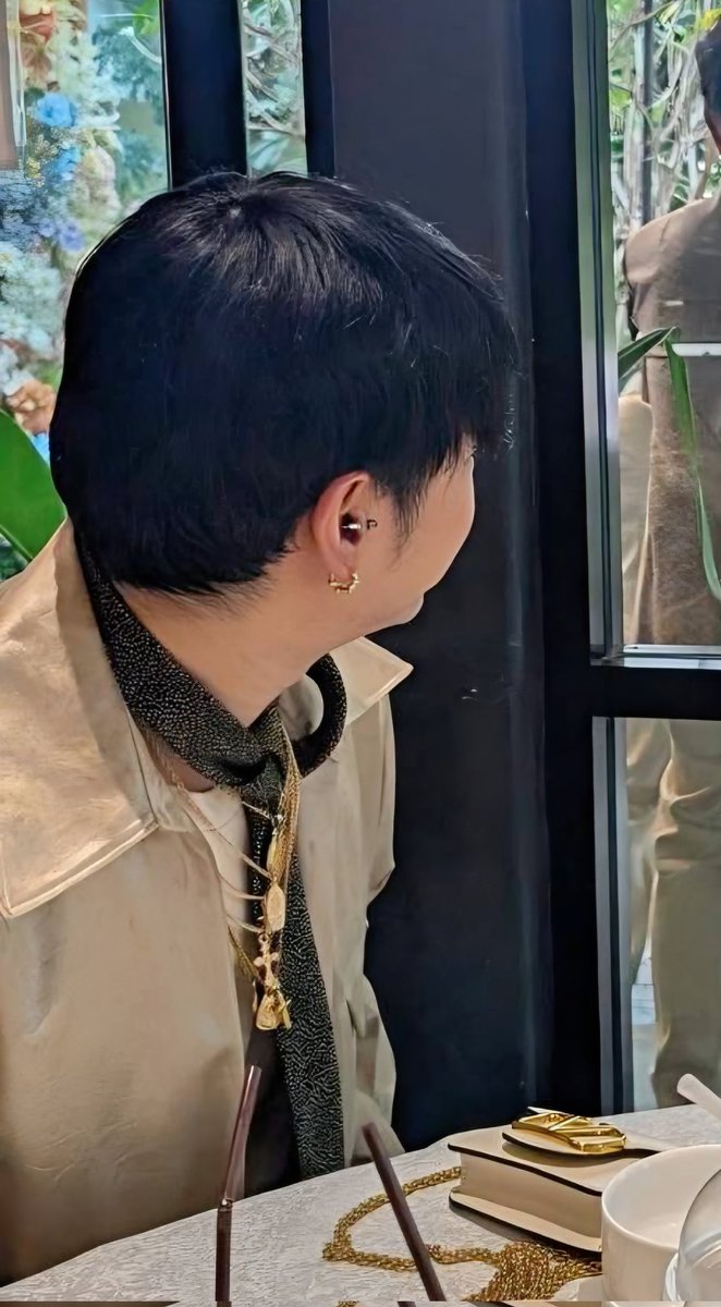 M_PFCindy's tweet image. ขอเคลมต่างหูก่อนอีกรอบนึง 🥹
ดีใจที่หยิบมาใส่อีกครั้งน้า loveee🫶🏻

ตรงทรากัสมองไม่ออกเลยคับ 😄
ส่วนสร้อยนี่พี่เป๊กเจ็ดชิ้นถมมาเต็มกวักมือเรียกนุชมาเคลมมาก 😆
@peckpalit 
#เป๊กผลิตโชค 
#PeckPaLitchoke