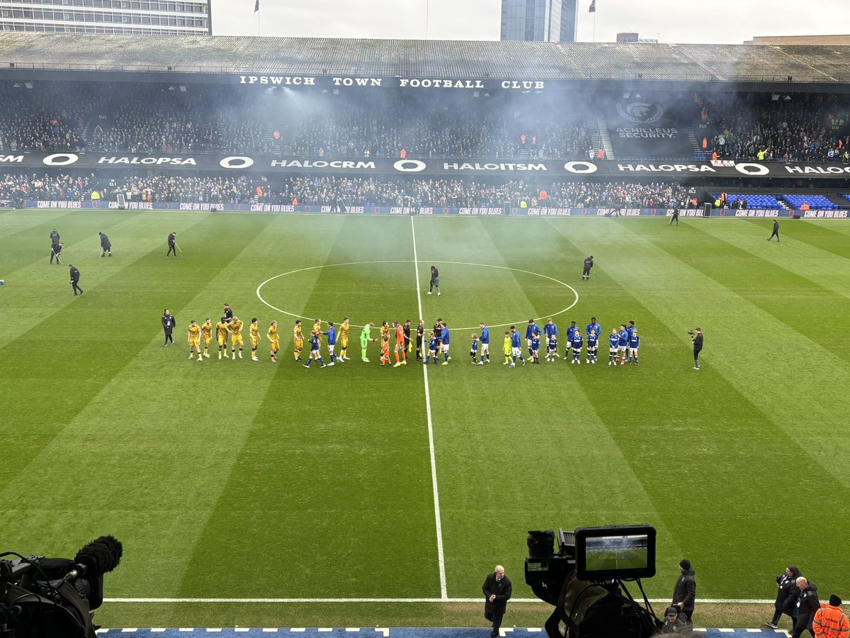 AndyBayes's tweet image. Here they come! 
#ipswich v #rovers 
@BBCLancsSport - watch along with us. 
@kevingallacher8