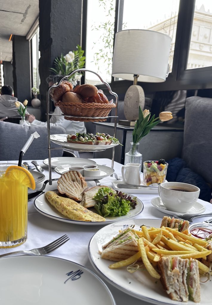 hererazan's tweet image. ☀️🌴🌃 نيويورك 🌃🌴☀️