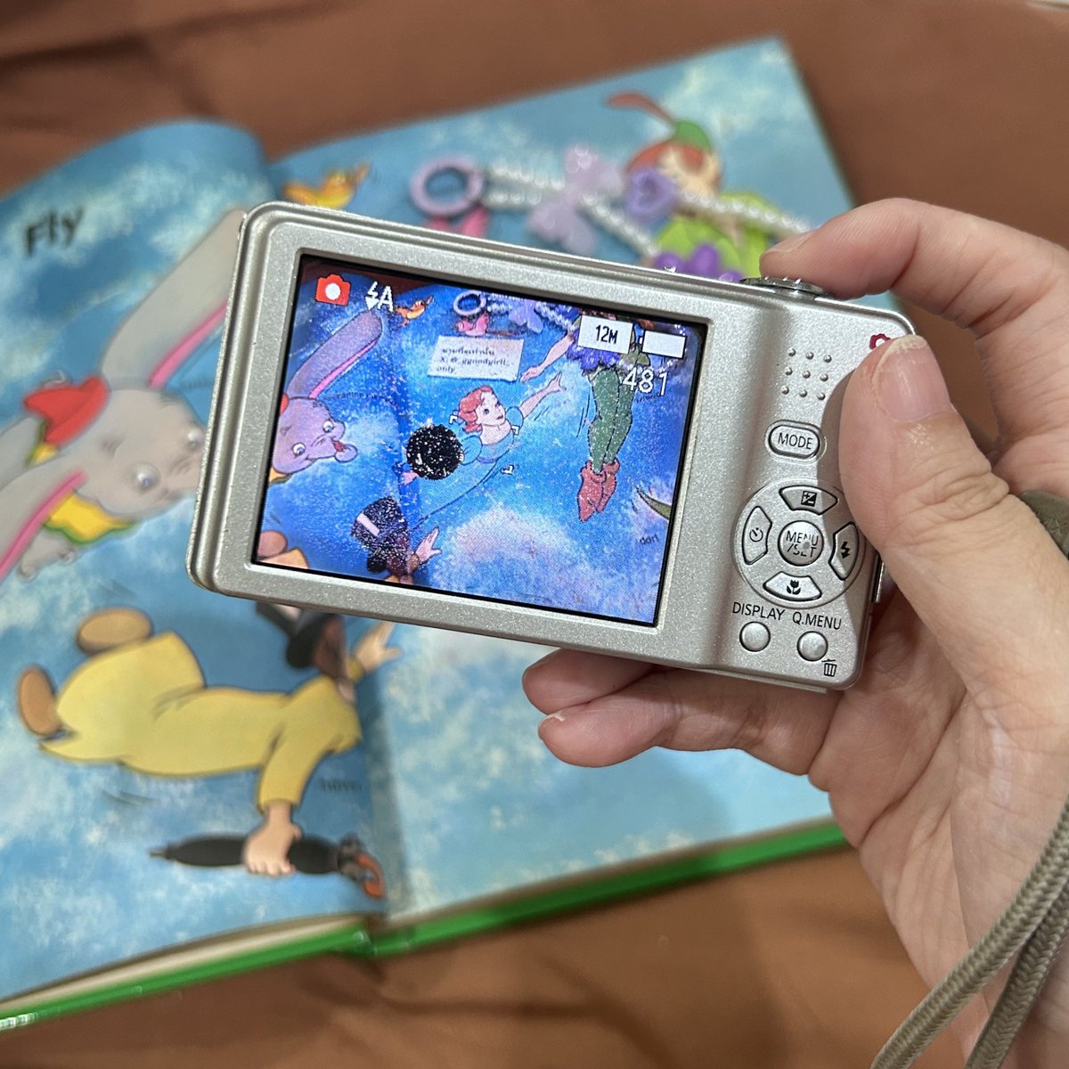 _ggoodgirll_'s tweet image. Lumix f3 (rare)🎀 แฟลชได้ ซูมได้  เต็มระบบ🤩 จึ้งตัวนี้ ใช้ปกติเลย
ตำหนิ🌈 จอย่นและมีรอย ไม่ส่งผลกับรูป
สิ่งที่ได้รับ🍒 กล้อง แบต
🐇🌸 2490 รวมส่ง #กล้องดิจิตอลมือสอง  #กล้องดิจิตอลเก่า  #กล้องดิจิตอล