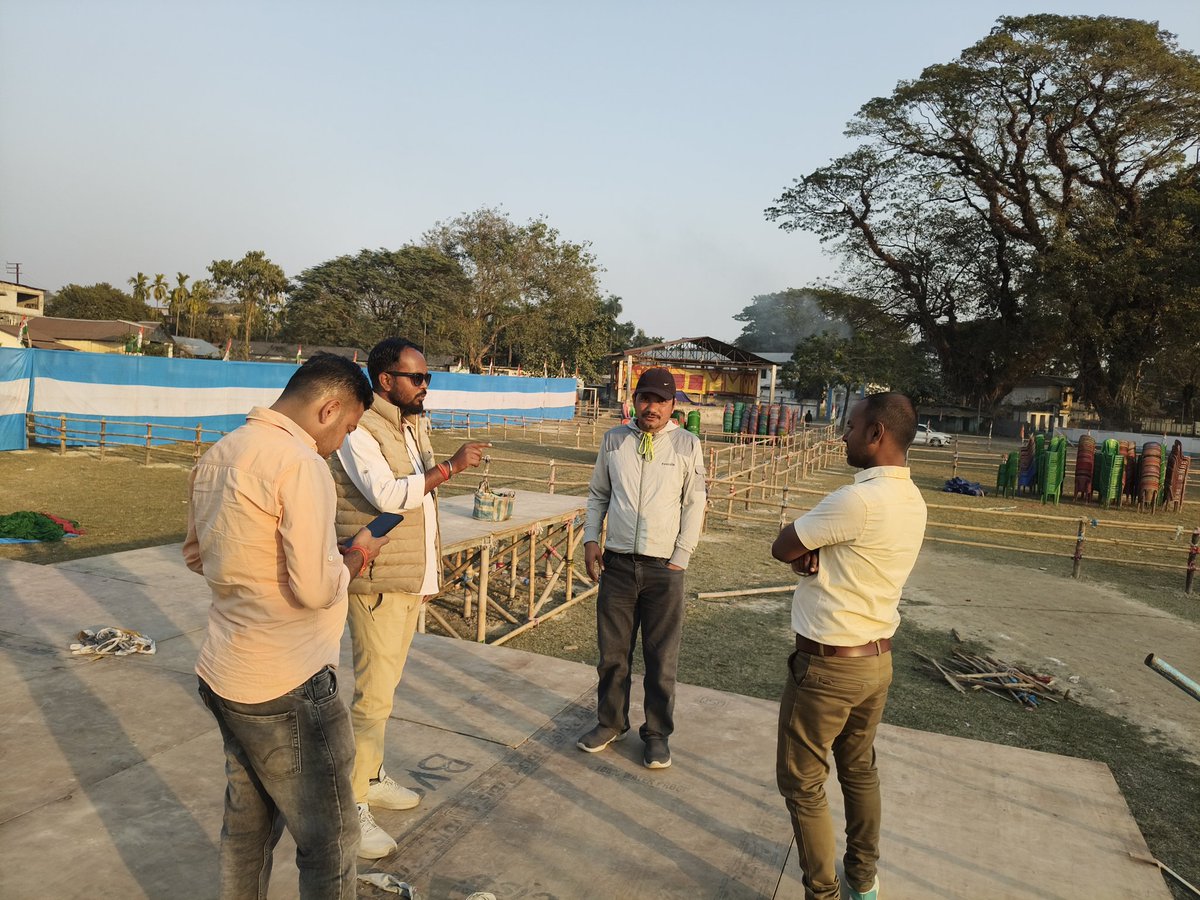 AITCakashH's tweet image. Preparations in full swing for the 18 Jan meeting ✊🌿
Unity, energy &amp;amp; commitment on the ground.
Trinamool Congress Zindabad
Trinamool Youth Congress Zindabad 🔥
#TMC #TMYC #KalchiniBlock 

@AITCofficial @abhishekaitc @MamataOfficial @sayani06