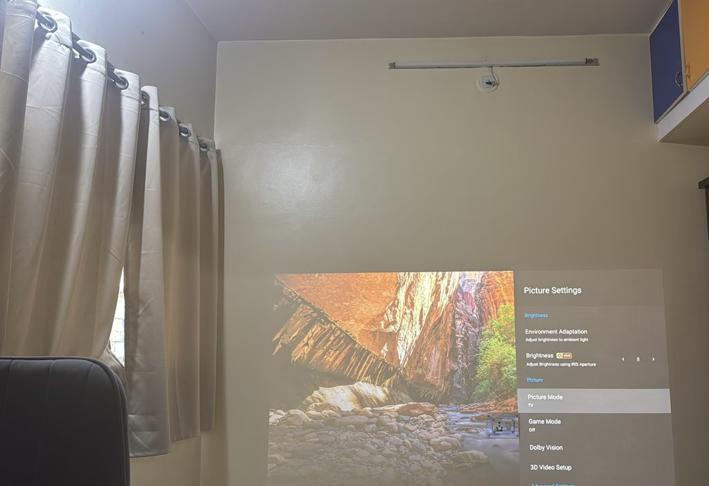 neelabh_narayan's tweet photo. @IndiaXgimi @XGIMITech Deeply disappointed with the quality of your premium Projector with 2200 ISO lumens that can’t even handle 1 bulb worth of room brightness & appears washed out & worse no netflix & laggy oldschool android TV OS. Considering to return it. @XGIMI_Fr @consaff @aajtak @ndtvindia
