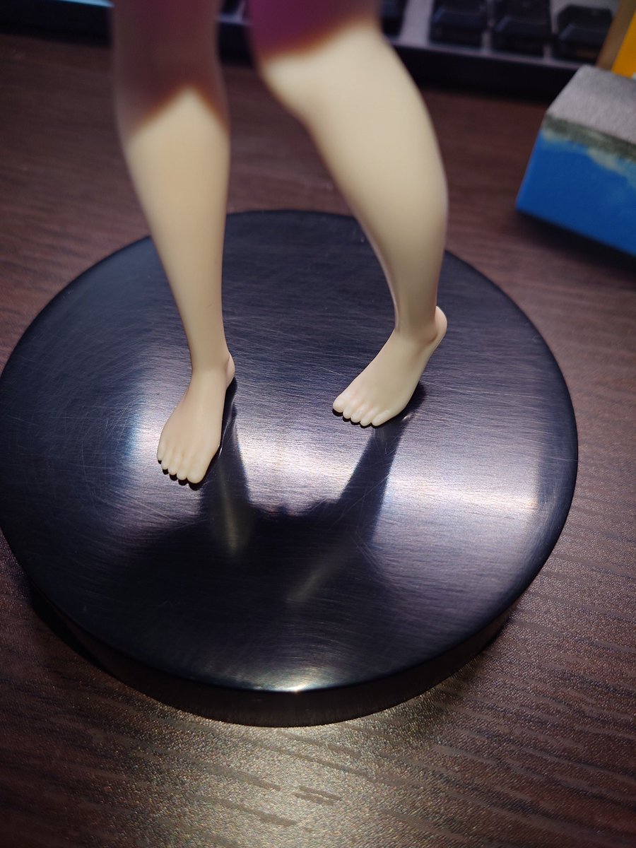 0308kt's tweet image. 今更ながらゆかりさんのフィギュアの台座研磨してるんだけどしらず先生のようにパンツまで映らないな…
400番代からやり直すか…