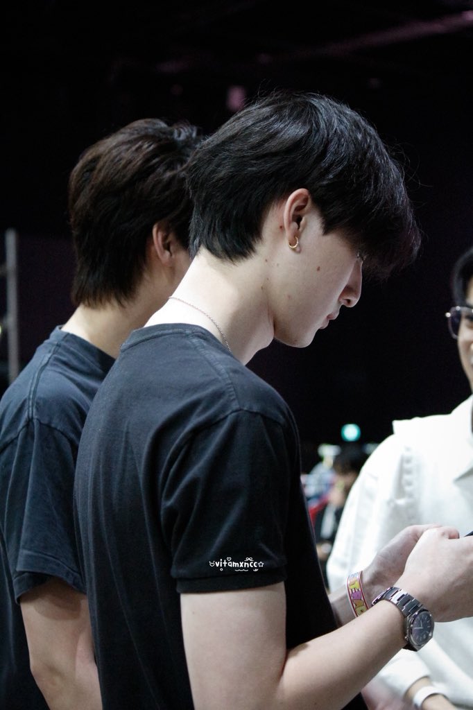 sweetlytee's tweet image. tampak samping.                       tampak depan