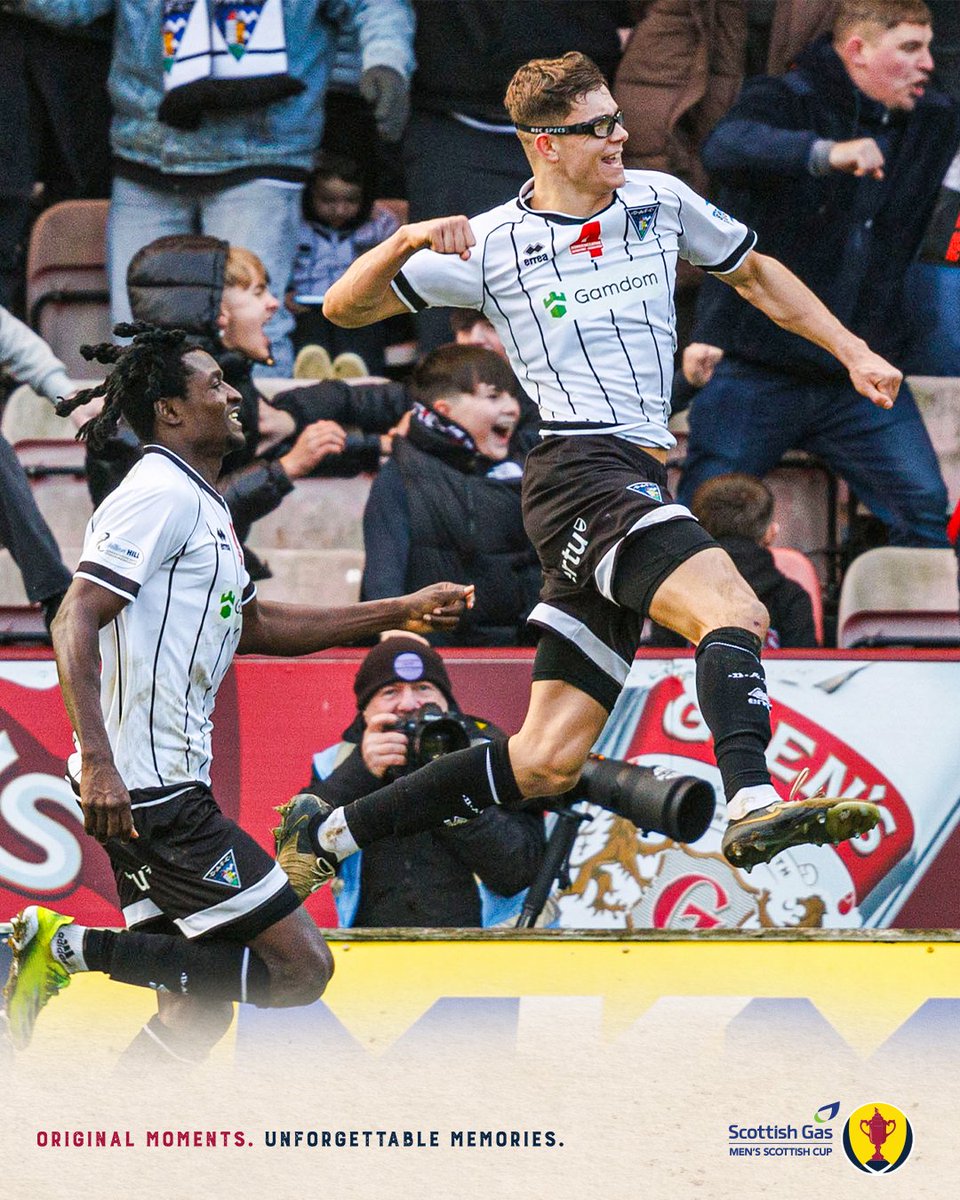 Scottish Gas Scottish Cup 2025-2026
(Copa da Escócia)

16 avos de Final - 4ª Rodada

Dia 17/01

É ZEBRAAAAAAAA

O Dunfermline Athletic vence o Hibernian por 1 a 0 e se classifica para a próxima fase da Copa da Escócia, o GOL-contra foi do meio-campista Miguel Chaiwa (do