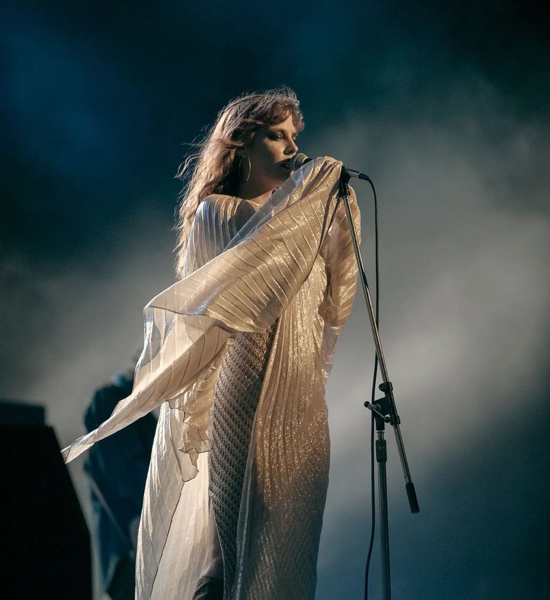 retrocvnty's tweet image. Riley Keough as Daisy Jones in Daisy Jones &amp;amp; The Six (2023)