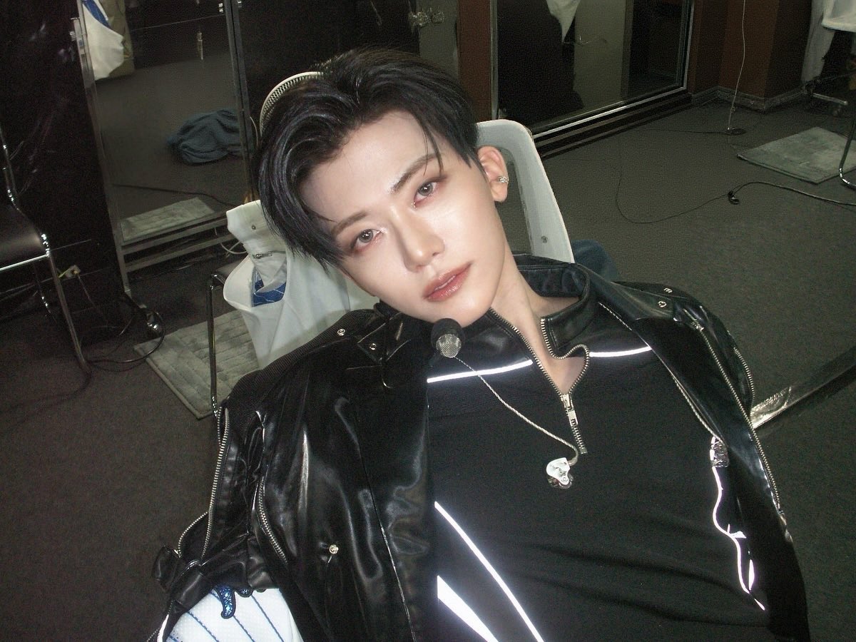 najaeispua's tweet image. ถ่ายหน้านิ่ง ๆ ก็หล่ออยู่แล้วพอเปิดโหมดยิ้มหวานเท่านั้นแหละ 😭😭😭 แพ้้้มากกกสิ่งที่ได้ไปต่อในปี2026 ก็คือการแพ้ยิ้มหวานแจมิน สิ่งนี้ตลอดไปนะ รักยิ้มหวาน