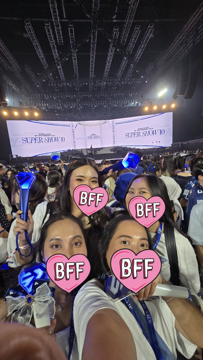 honeyhanniestar's tweet image. Super Junior Super Show 10 in Kuala Lumpur💙
I'll  love you forever💙 @SJofficial 

With @peroggy @pegachoux @leebobots