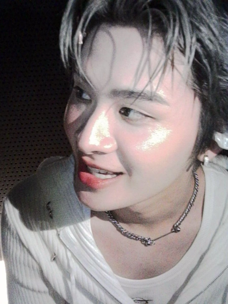 MEWMONKMANK's tweet image. หล่อทะลุ low res

#THAIchayanon #mewdoesmakeup
#SustainabilitySpark2026xBUS