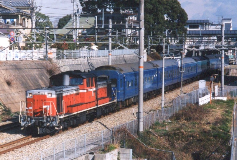 bon7034's tweet photo. 震災後の福知山線応援車両の記録は当時長野に居たのであまり撮れてません。103系はこれ以外にもオレンジやウグイスも走っていたようです。すべて伊丹にて。 https://t.co/PA8h9A3Krm