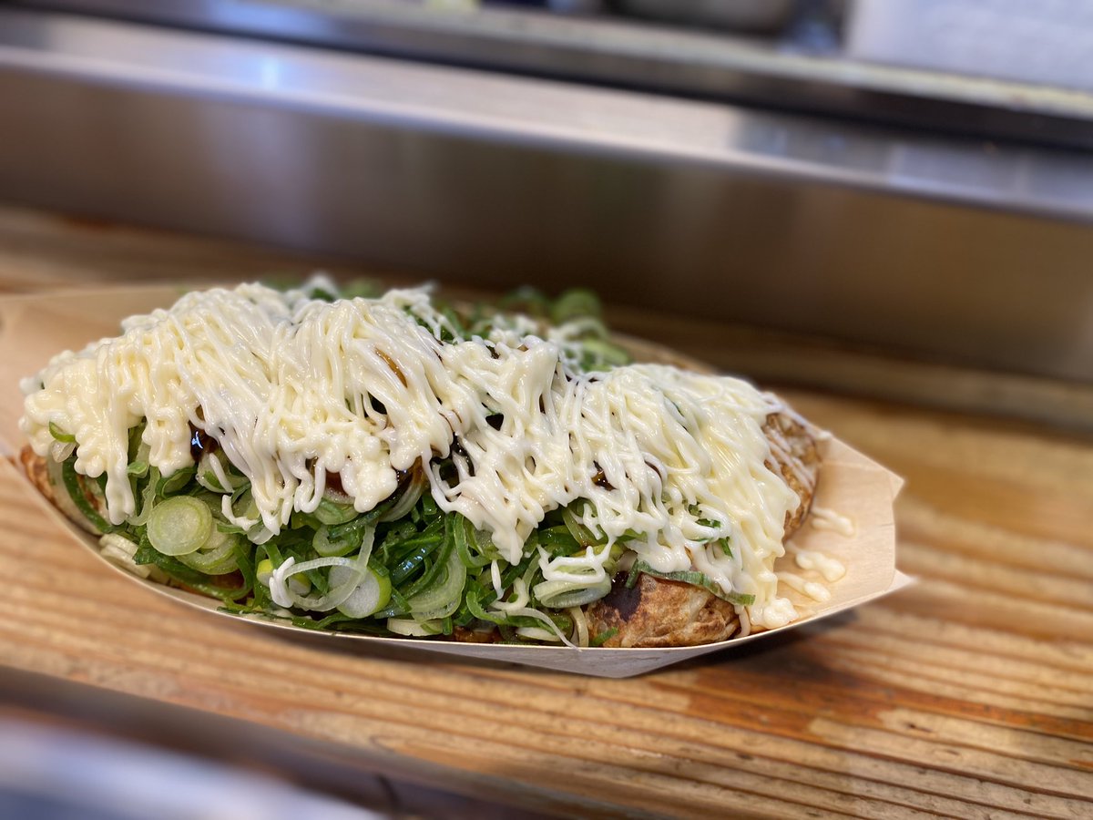 ChannelFdo's tweet image. いつもの如く行列並んでたんやけど、帰りの新幹線まで時間間に合いそうやったから、梅田のはなだこで食べてきてん！

ここのたこ焼き好きやねん✨

ほな、東京帰るで…🚄
大阪、おおきに！

#Roselia 
#Neuweltfahrt_大阪追加公演DAY2