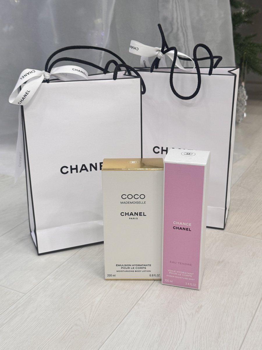 _Datstar_'s tweet image. 선물 주간인가봐🎁