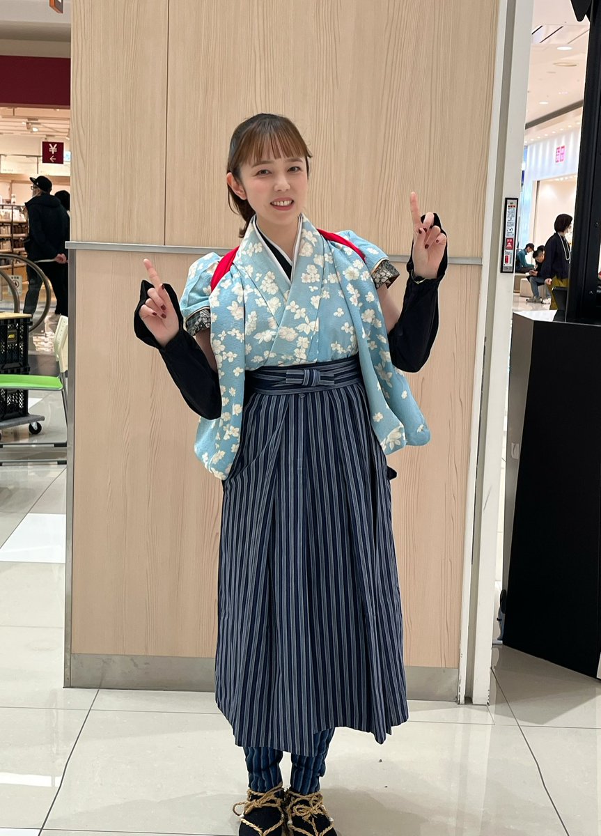 土佐の伝統芸能フォーラムに登壇いたしました🎭
せっかくなので私も体験できませんか？と打ち合わせで提案させていただいたところ、大利太刀踊り保存会様からまさに太刀踊りのお衣装を着せていただきました✨
太刀踊り、赤野獅子舞、津野山古式神楽どれも素晴らしい演舞でした。