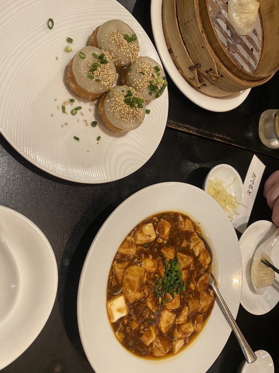 焼小籠包めっちゃ美味しかったのに写真のセンスがない