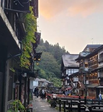 HighClassPage's tweet image. 平日のソファはイライラ 🧈