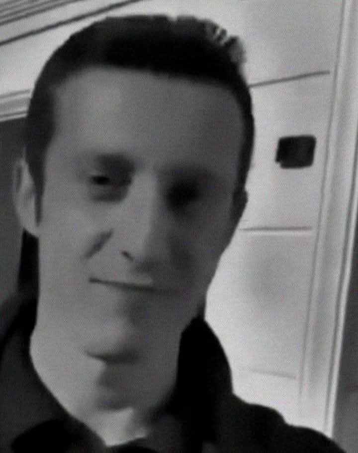 حبيب قلبي اخي جواد،أسأل الله الذي اختارك من هذه الدنيا على عجل، أن يكون قد أختارك لحياةأجمل لا يعلهما الا سواه، رحمك الله يا أخي وجمعنا بك في الفردوس الاعلى من الجنة،اللهم عوض شبابه في الجنة،اللهم اذقه حلاوة الجنة وريح الجنة وطيب الجنة ومسك الجنة.

الفاتحة لروحه الطيبة
17-1-2024