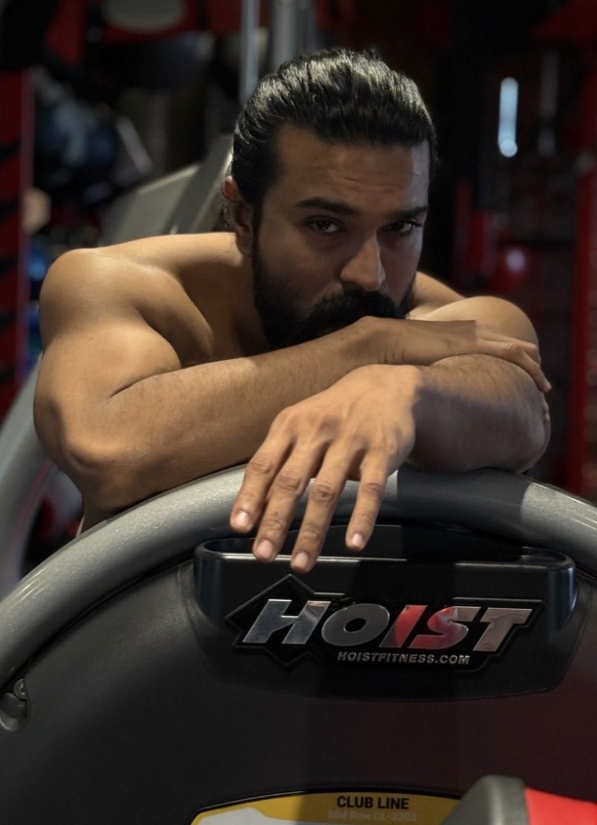 SahajaPonnala's tweet image. Ela evi anni chese badhalu nannu okesari sampesthe aipothadi kada 🤐

#ramcharan #Ramcharan #peddi #march27 #sahajaponnala #globalstar