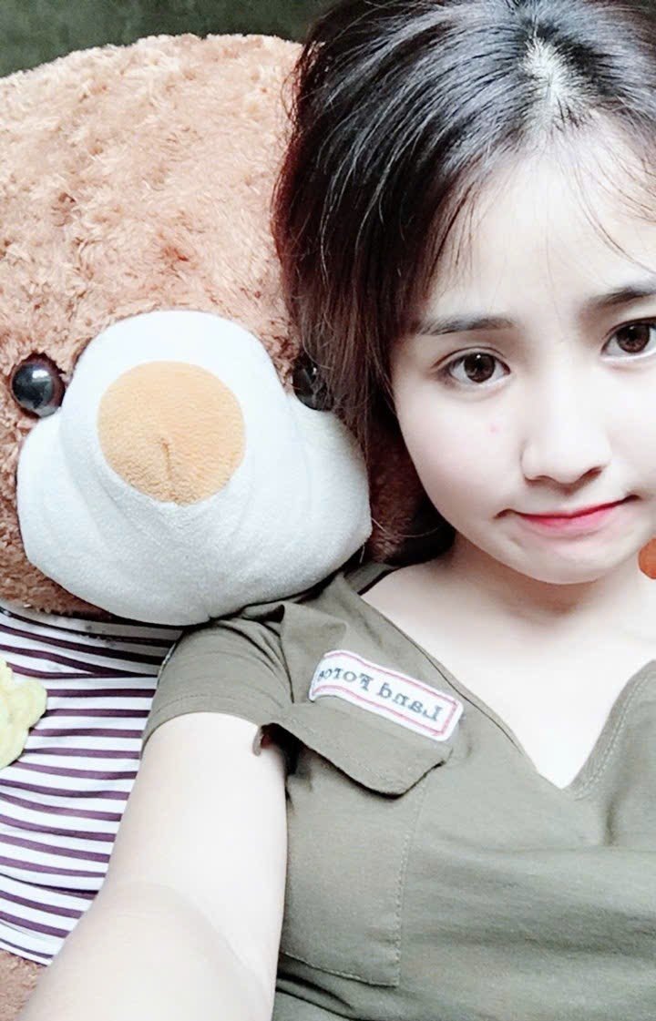 Buồn quá ikk 
Có a nào tâm sự cùng e hk nà
Ib zl e đi nàaaa