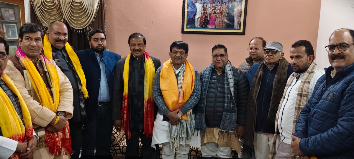 dr_maheshsharma's tweet photo. आज मुजफ्फरनगर में वरिष्ठ भाजपा नेता श्री पुनीत वशिष्ठ जी से उनके गांधीनगर स्थित आवास पर आत्मीय भेंट की। https://t.co/BUZP1nYHKK
