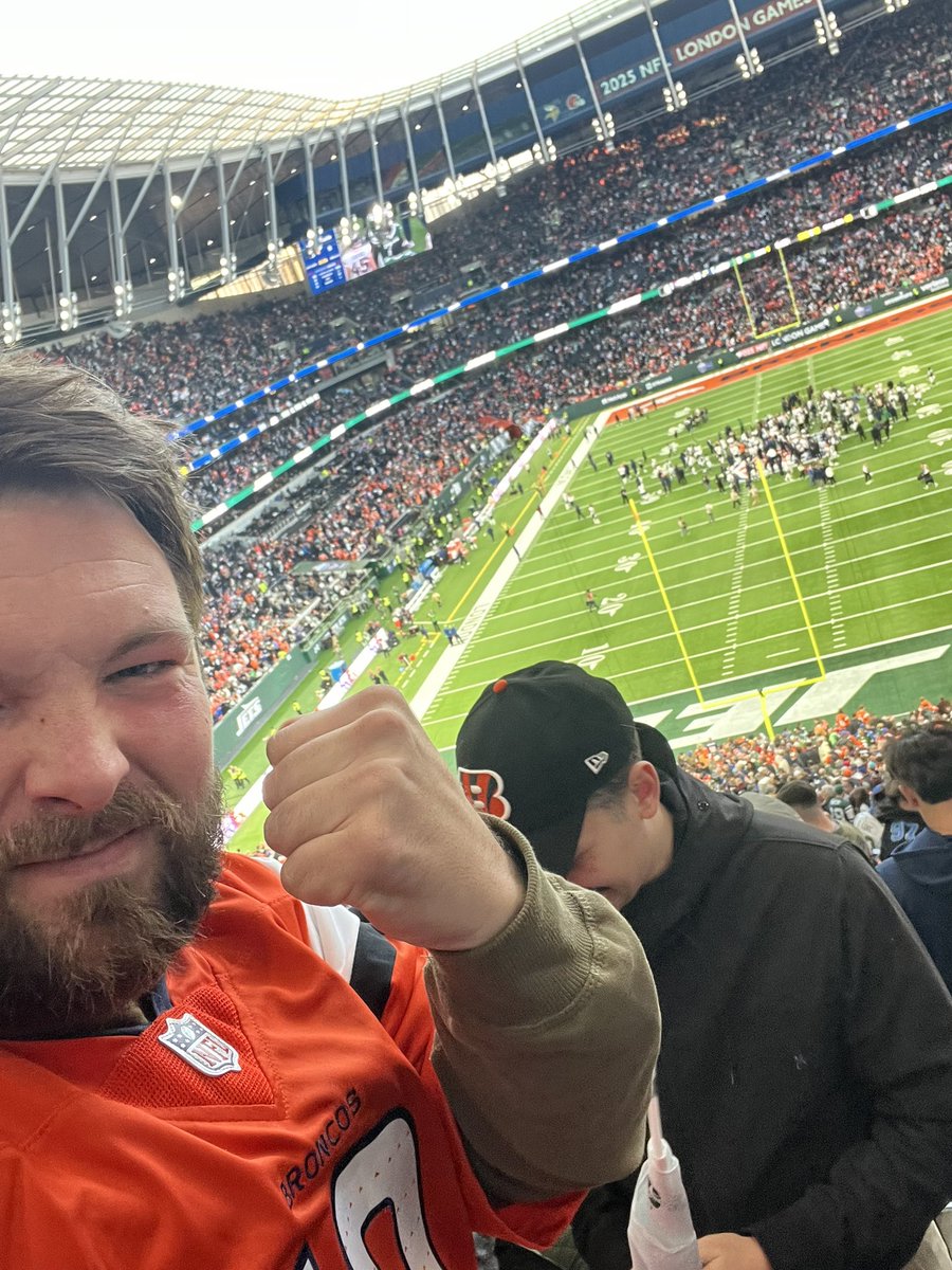 Gethin Jones tweet media