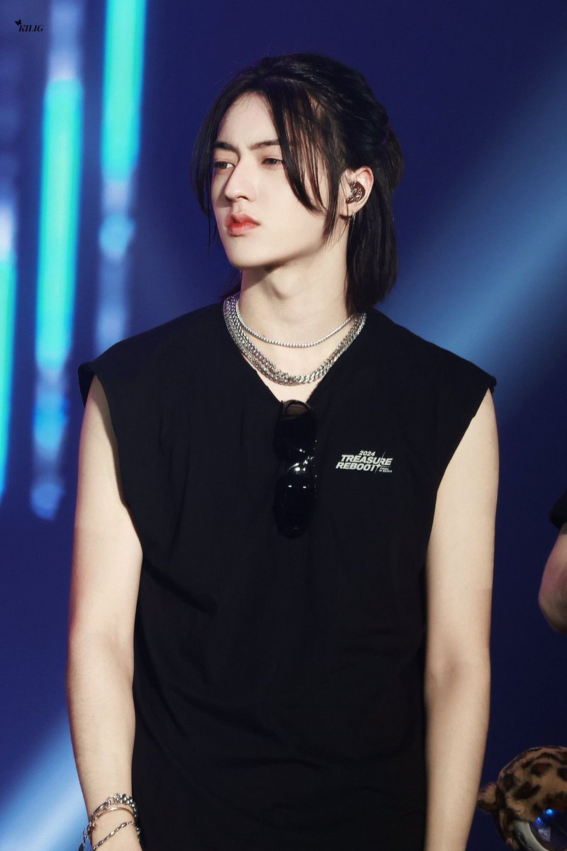 LET ME JUST APPRECIATE HARUTO'S VISUAL COZ GIRL HE IS HELLA ATTRACTIVE!!!