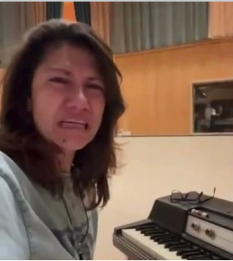 NathanDarioDLM's tweet image. #Elisa per il popolo iraniano non se li fa du piantarelli ????? #Iran