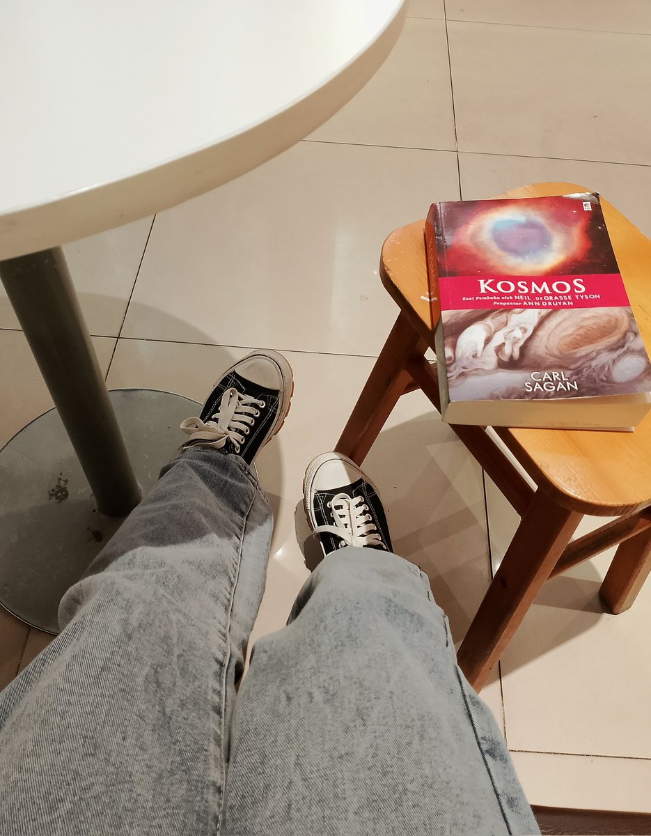 seeking comfort in books and matcha. 🐈‍⬛