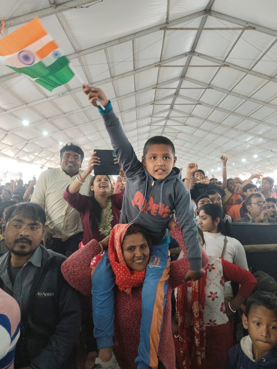 chanda_subir's tweet photo. Today at Malda District,Narendra Modi's rally a youngest flag-bearer of Modi fans https://t.co/VkY7Iw2YZ5