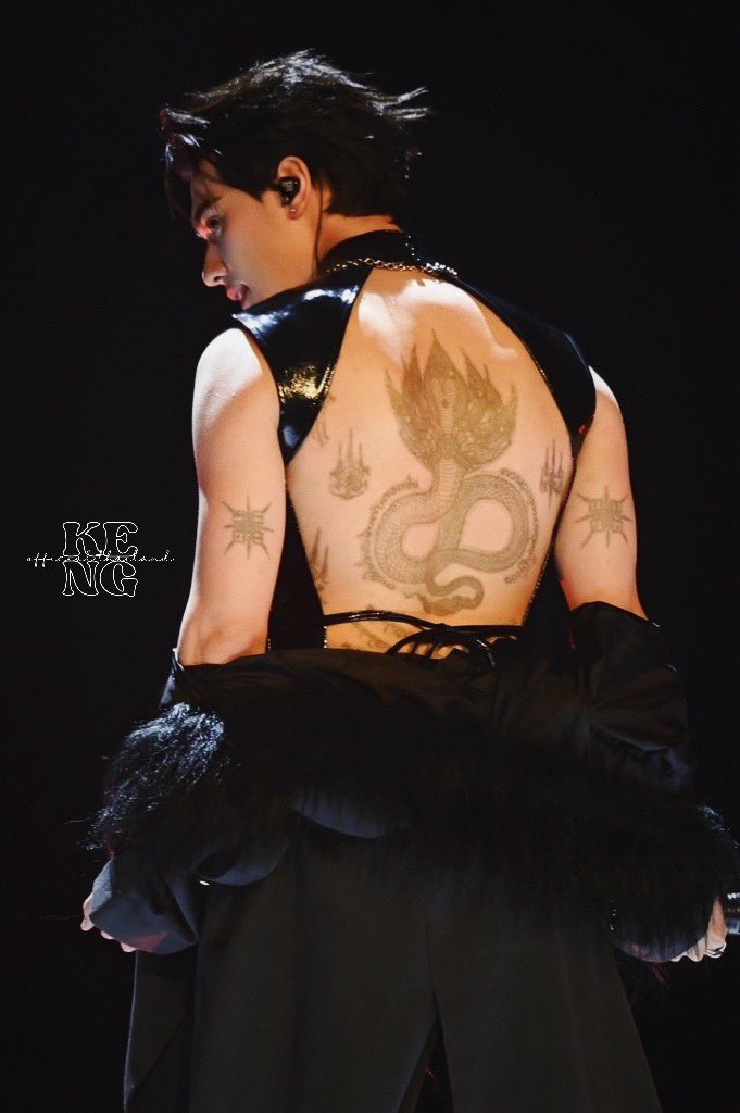 KengOfficialTH's tweet image. แผ่นหลังพ่อครูหรือแผ่นดินคะ ✨️

KNP TFO CONCERT
#KhemjiraConcertDay1
#KengHarit @harit_keng