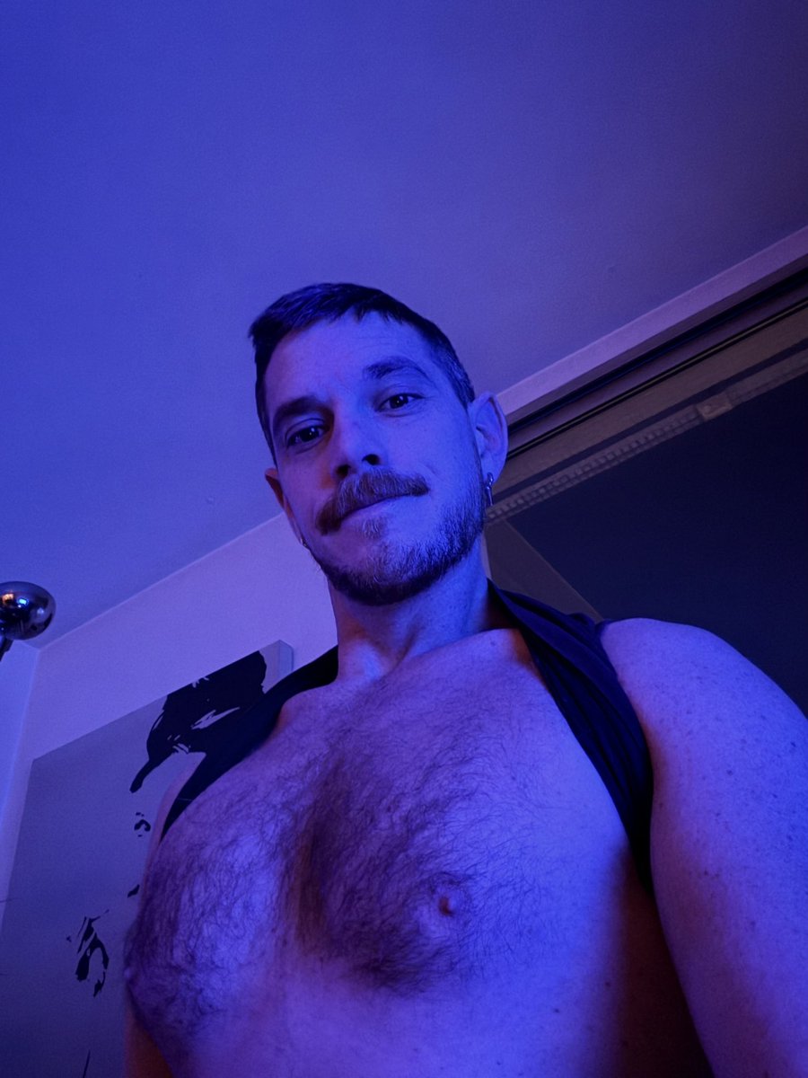 hot physio tweet media