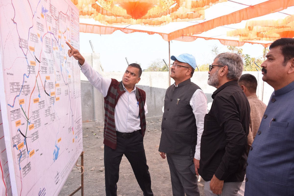 જળસંપત્તિ અને પાણી પુરવઠા રાજ્યમંત્રી શ્રી ઈશ્વરસિંહ પટેલ મહીસાગર જિલ્લાના પ્રવાસે
**
ખાનપુર અને કડાણા તાલુકાના અનેક ગામોને સિંચાઈ અને પીવાના પાણીની સુવિધા સુદ્રઢ કરવા મંત્રીશ્રીનું સ્થળ નિરીક્ષણ
<a href="/InfoGujarat/">Gujarat Information</a> <a href="/CMOGuj/">CMO Gujarat</a> <a href="/collectormahi/">District Magistrate & Collector Mahisagar</a> <a href="/DDOMAHISAGAR/">DDO MAHISAGAR</a>