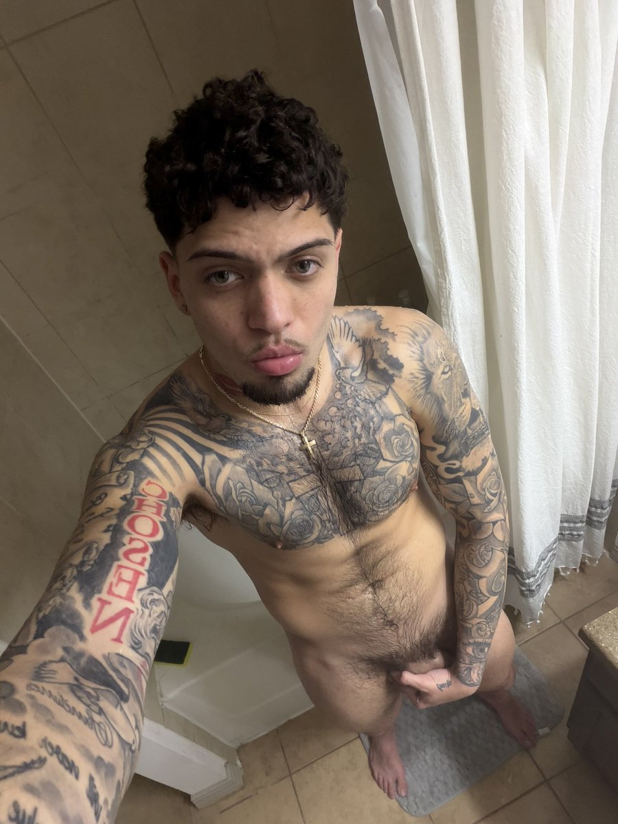 theprmissile's tweet photo. Shower felt so good ;) https://t.co/p7tyVmagPO