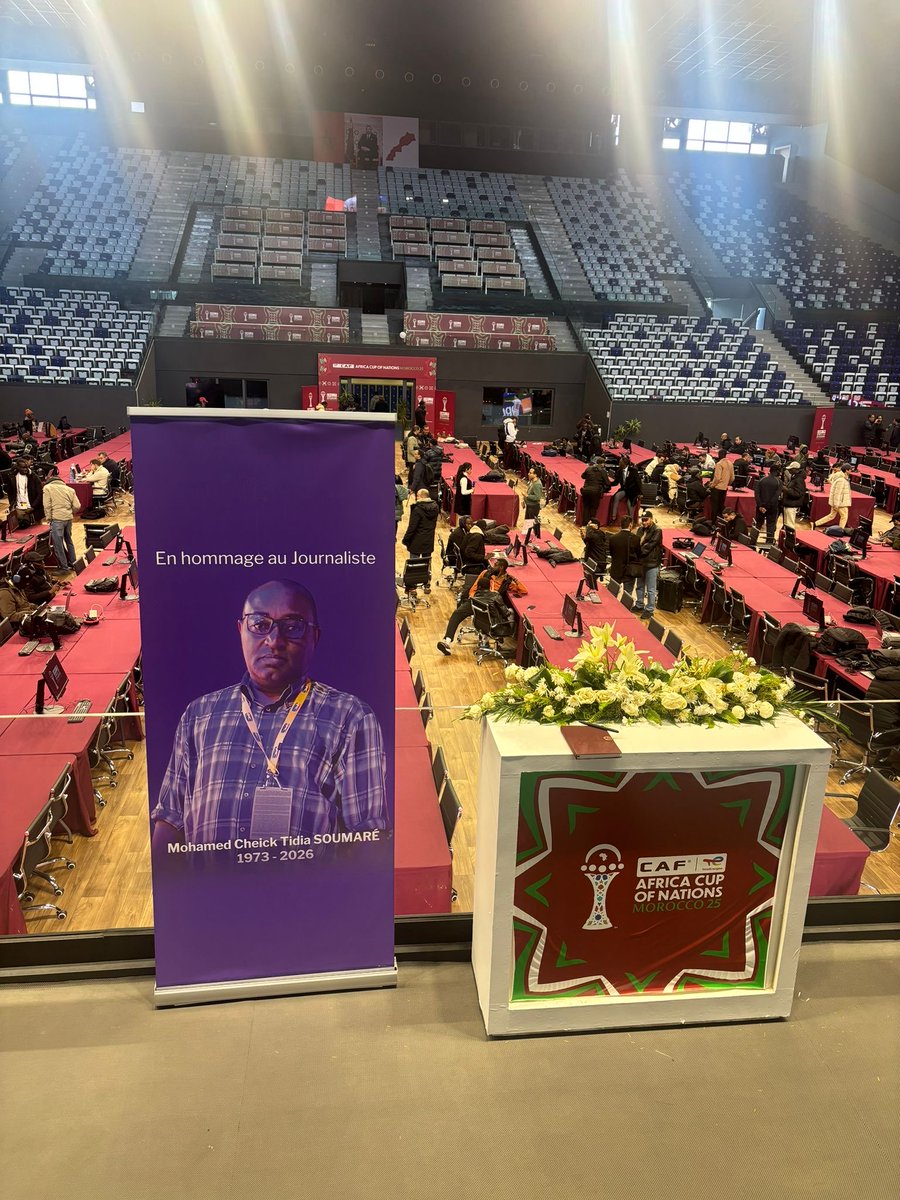 🕊️ Le beau geste de la Fédération royale marocaine de football qui a fait un mémorial dans le média center pour le journaliste malien Mohamed Cheick Tidia Soumaré qui est décédé durant cette CAN. 🙏🇲🇱