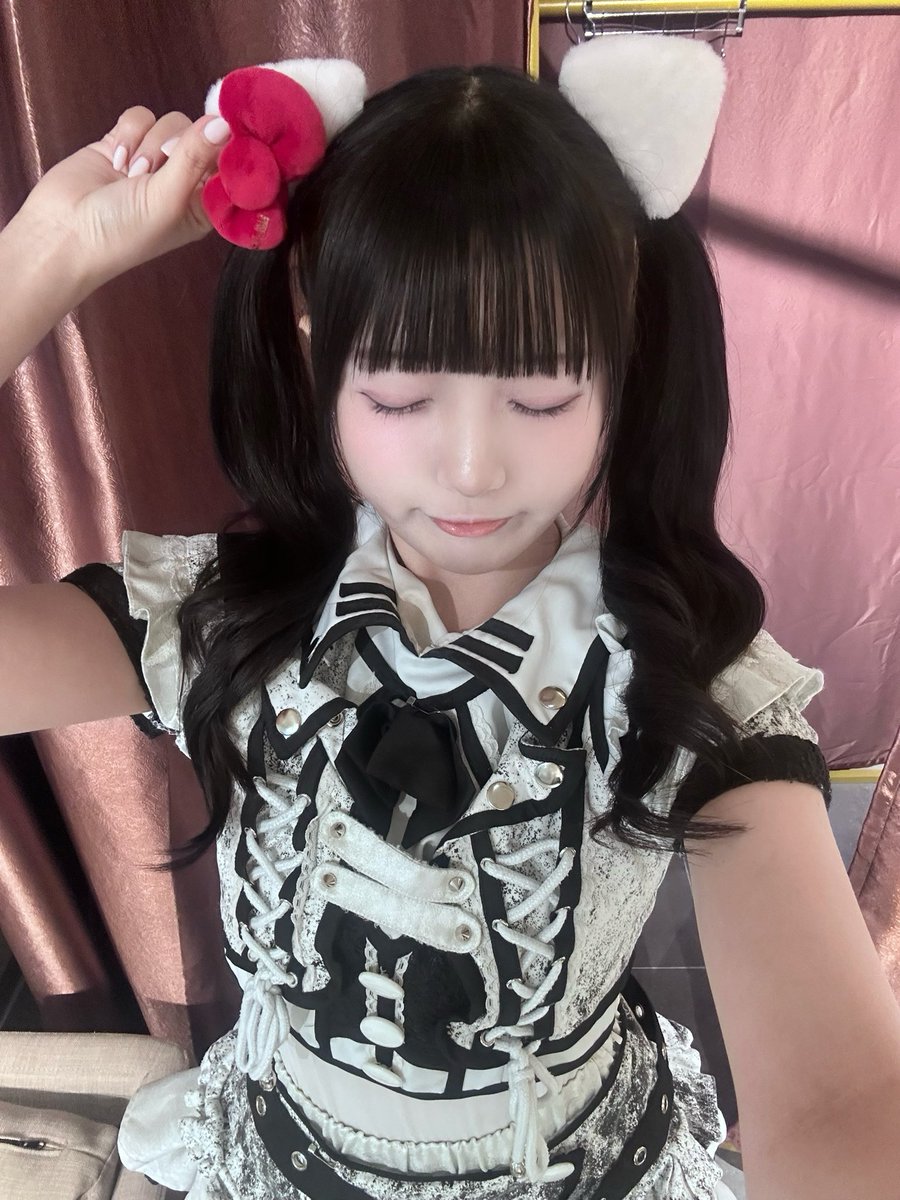 solanin_ruby's tweet image. 250117 카와페스(젠키미분들 내한)

안녕하세요‘!! 루비입니다 오늘은 두번째 오는 신촌 일러스타~~ 젠키미분들 무대도 봤어요! 엄청 무대를 잘 즐기시는 모습에 감동을 받았답니다...저도 오늘 저렇게 했어야했는데...😭😭😭 몸이 안 좋아서 정신 못 차린 점 정말 죄송합니다... 

오늘 귀여운 키티…