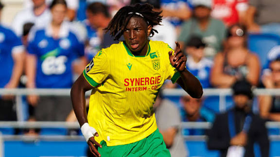 mvcalcio's tweet image. ➡️ Il #Milan è uno dei club interessati al difensore centrale dell’@FCNantes Tylel #Tati, classe 2008, giocatore che ha già una valutazione di circa 45M di euro. Tati ha collezionato 16 presenze in Ligue 1 in questa stagione, + 3 presenze con la nazionale francese Under 18 e il