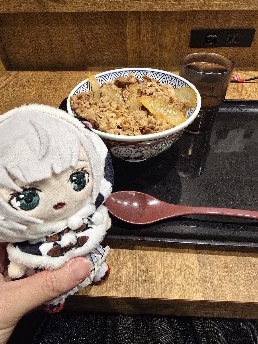 Norun_hs's tweet photo. #きゅるるん大作戦DAY1
最高のライブだった…
ノエちゃんのトレビアンナイトまじで良かった！
打ち上げは牛丼で⚔️⚔️ https://t.co/6fS3MYdctH