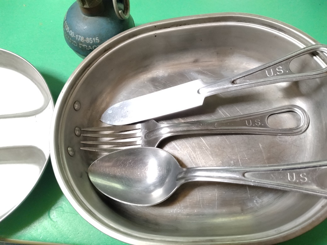 長年愛用している1966年製の米軍のメスキット。二十歳の時の北海道