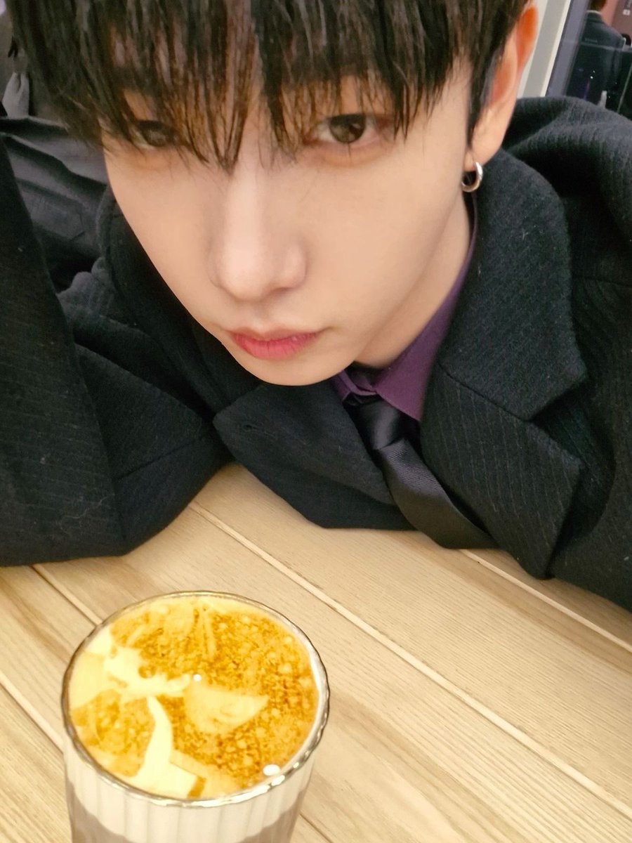 vivacixous's tweet image. ⠀ 

「 #TATANGGA_NATION 」

🗯️ 𝗔𝗚𝗥𝗔 : TATANGGAAAA… malming ke mana nih?

⠀