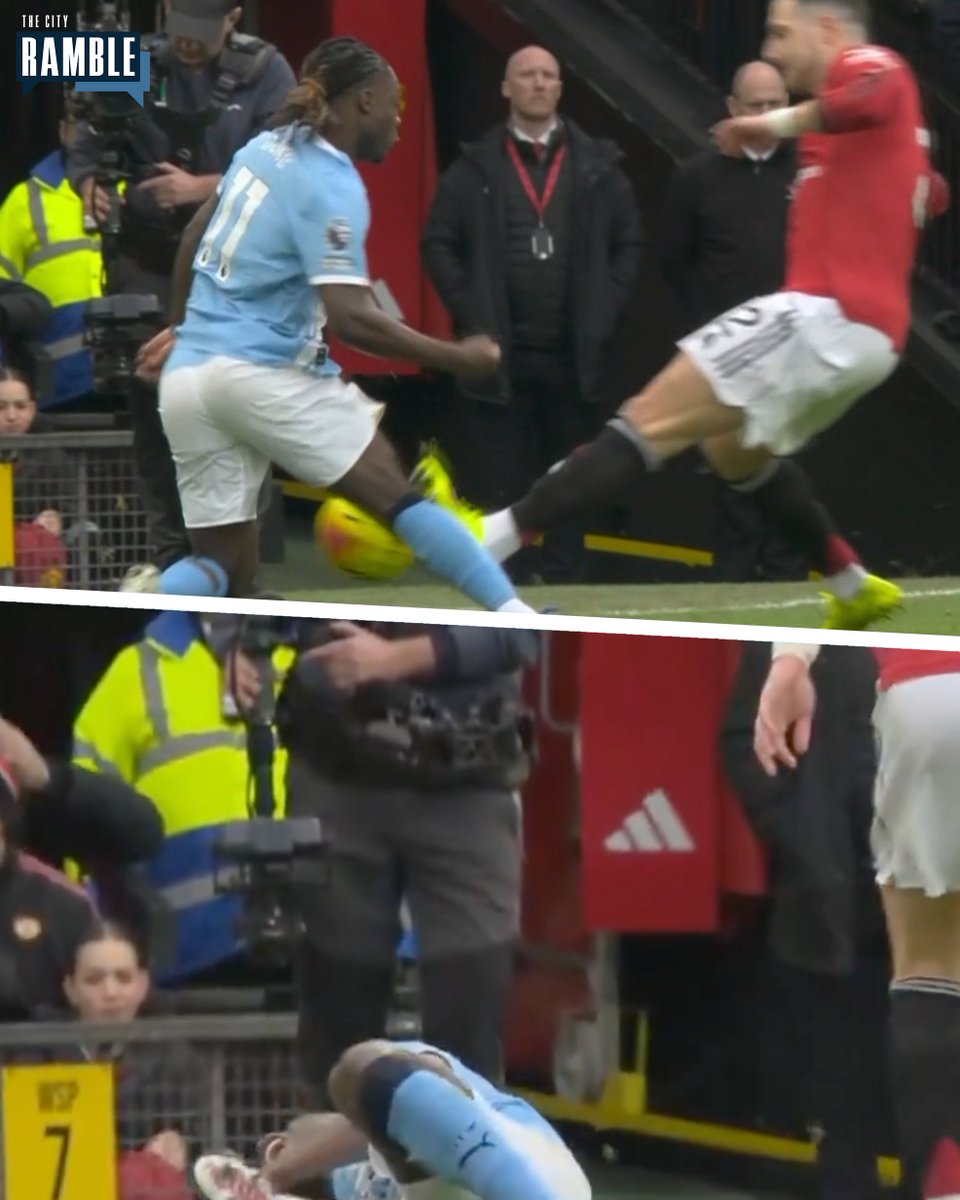TheCityRamble's tweet image. They didn't give this as a red card 🤦‍♂️