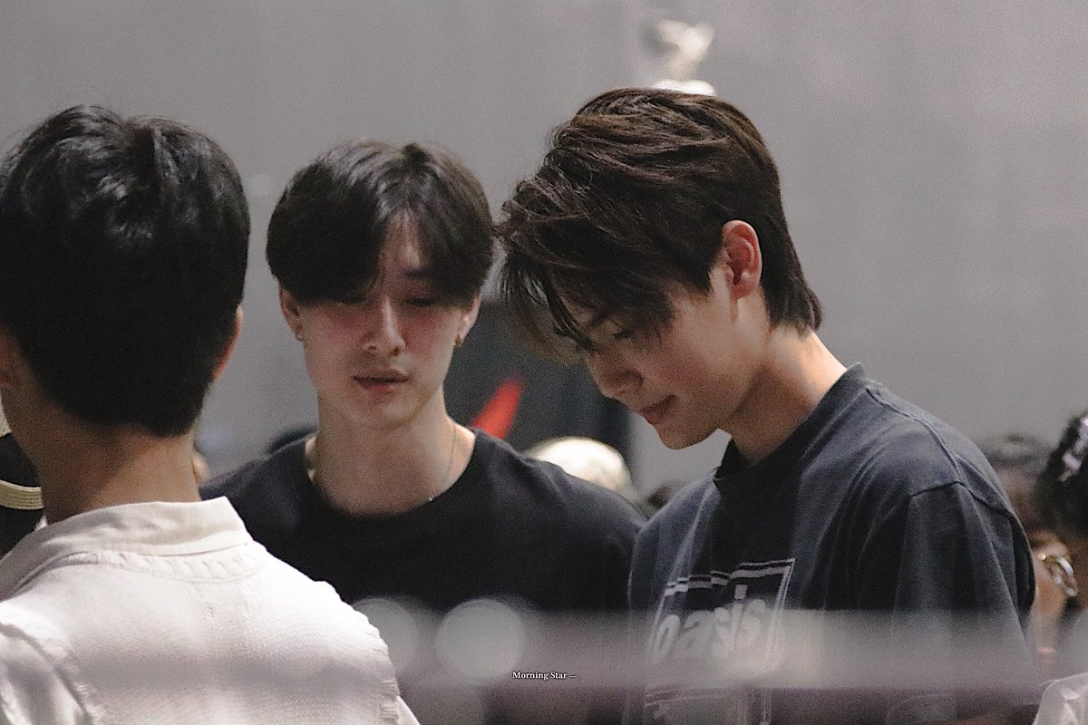 morningstarqx's tweet image. พฤติกรรมเหมือนคนแอบคบกันละหนีมาเที่ยวสุด ๆ 🖤 .

#dewtee #dew_jsu #tee_vtp