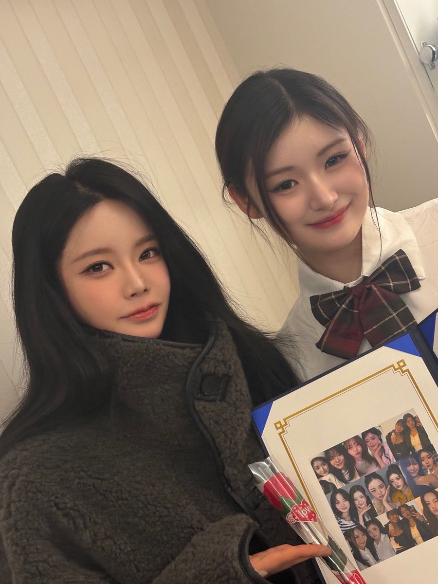 fifipopbase's tweet image. FIFTY FIFTY’s Keena celebrates Athena’s graduation and coming of age in a heartfelt Weverse post.

“Before I knew it, our one and only youngest has become an adult.
Because I couldn’t properly have a graduation ceremony when I was young, that regret stayed with me for a long…