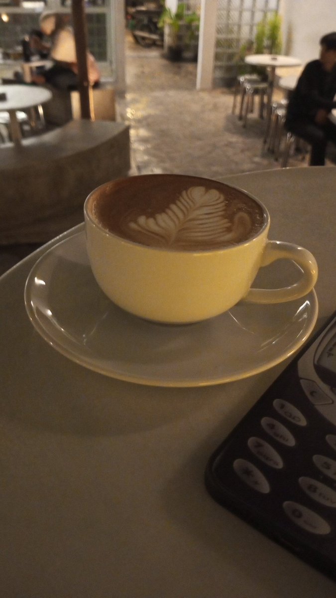 3kuple's tweet image. Aku ngopi maka aku ada.