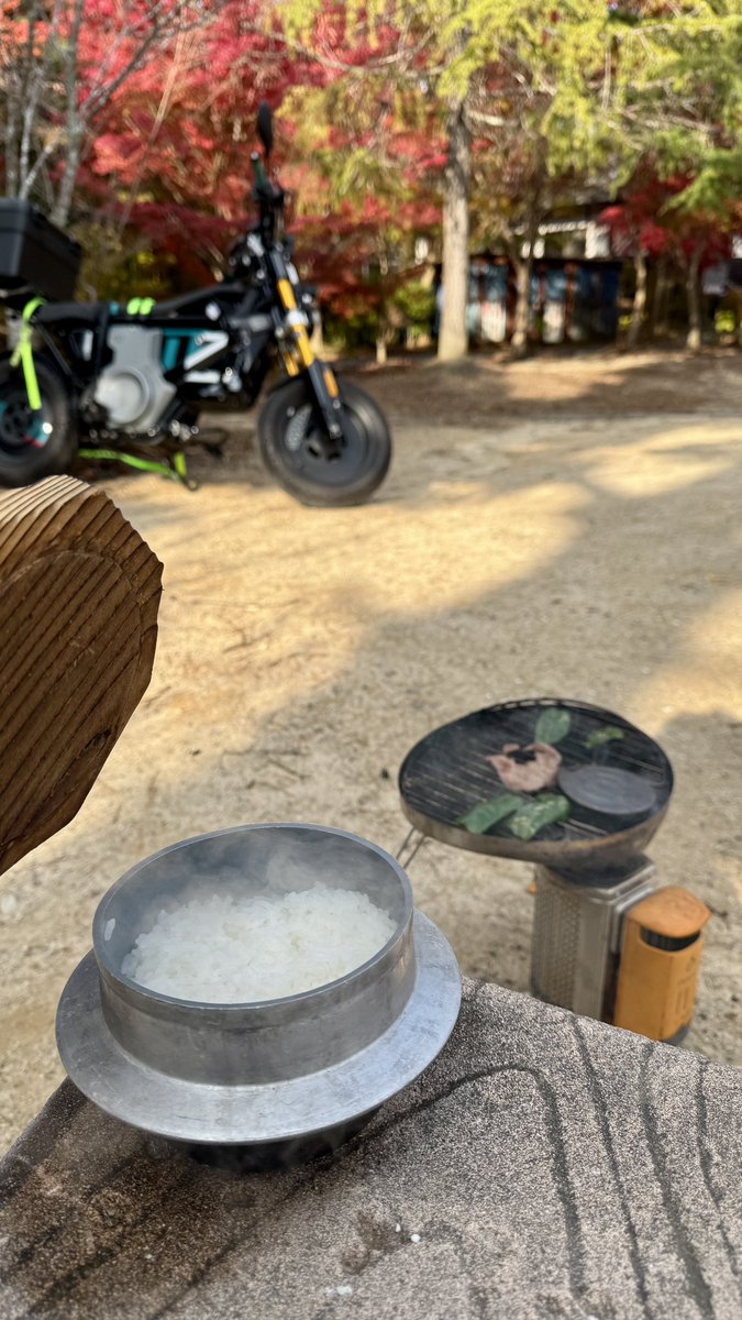 zeCrlRTIv3CM5Cd's tweet photo. #2026年あなたのおバイク目標を教えて
tm Racing EN144 2stで釜飯❗️
#G450X で釜飯❗️
とりあえず以下のバイクでは、
釜飯ツーリングは終えた。
残りは21×18のホイールのバイクのみ❗️
#R1250GS
#CE02
#R1200S
#C400GT
#同じホイール径は要らない‼️ https://t.co/yOWTRxStf2
