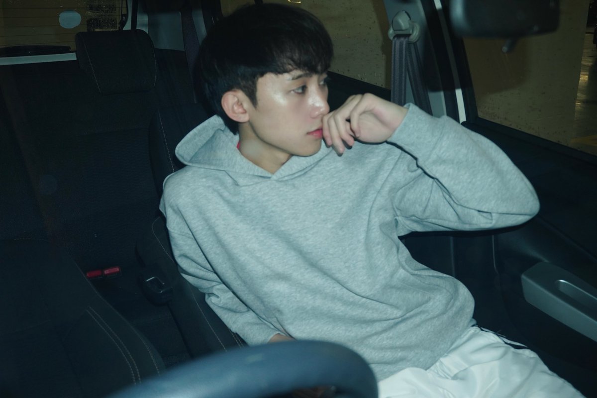 mxdeen_'s tweet image. Okay now I can post like usual again since I've finished all my assignments !