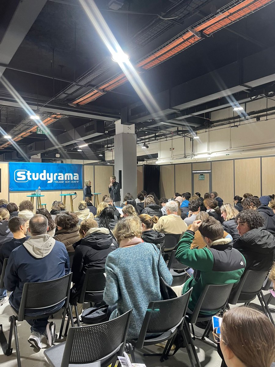 studyrama's tweet image. Le salon #studyram de Paris est ouvert depuis 10h à l’Espace champerret ! Des milliers de visiteurs se sont rendus sur le salon pour rencontrer les 150 établissements présents !  On vous attend jusqu’à 17h ! #salon #orientation @Academie_Paris @iledefrance