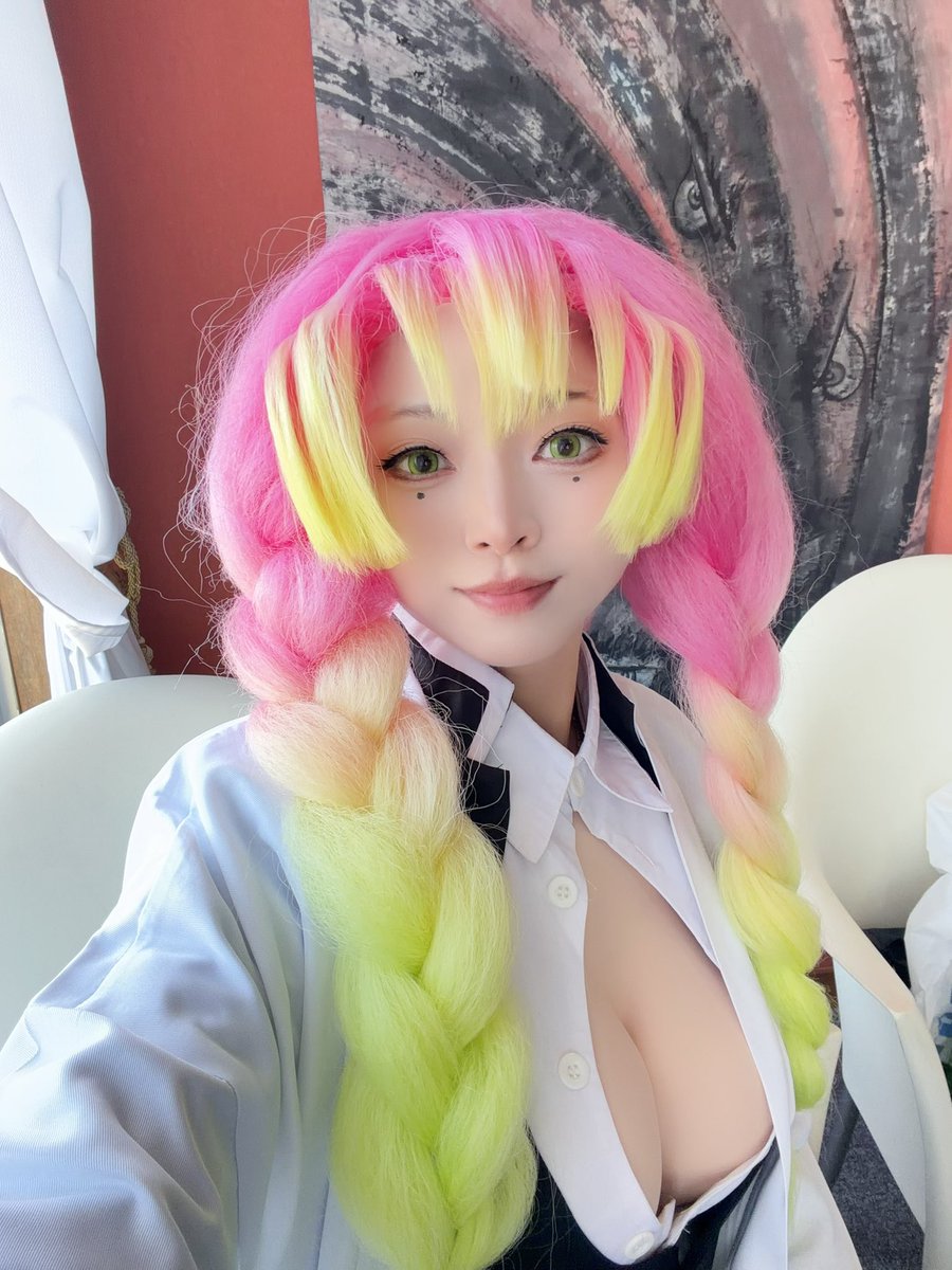 #Mコス

おそくほー！
本日はスタッフ蜜璃ちゃんでおりました。
イベントへご参加いただいた皆様、ありがとうございました！
初の夜まで開催でしたが、思っていたより多くの方が最後まで楽しんで下さっていたようでとても嬉しかったです。
今日はしっかり休んでくださいね🌸
お疲れ様でした！！！！！